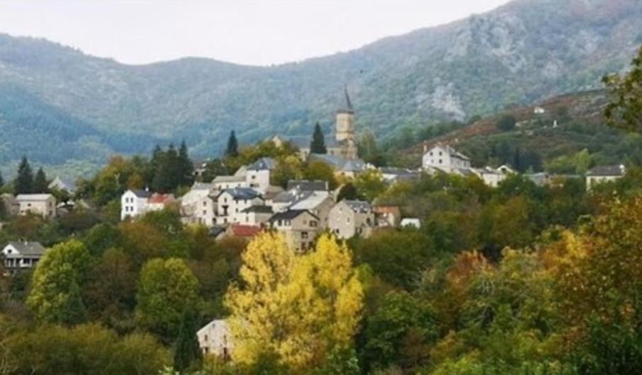 La Bouletiere Bed & Breakfast Dourbies ภายนอก รูปภาพ